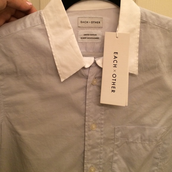 EachXother button up - Picture 3 of 3