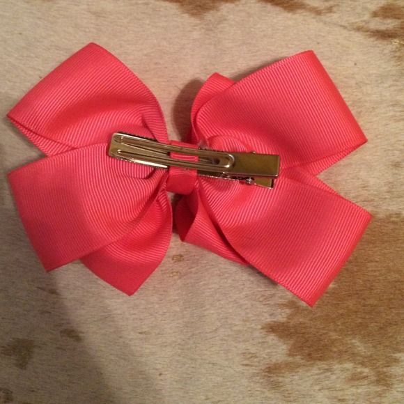 Pink bow! - Picture 2 of 2