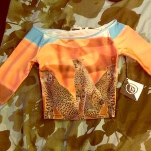 Cheetah crop top ❤️ NEW 50% off 💃