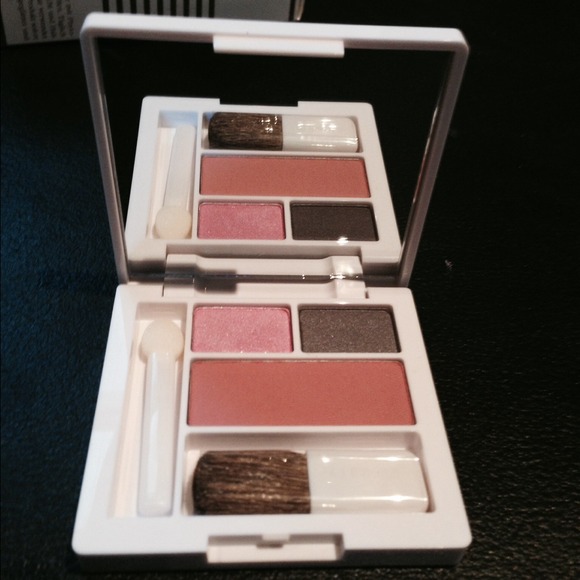Brand New Clinique blush/eyeshadow palette