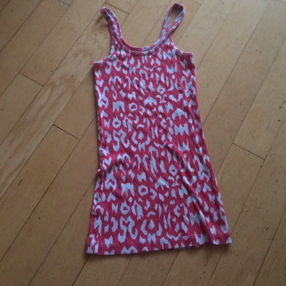 White and coral design tank. SUMMER WEAR❤️