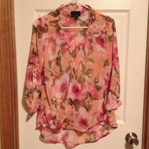 ❌SOLD❌Floral top