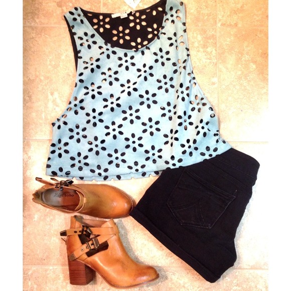 NWT Forever 21 Cut Out Crop Top