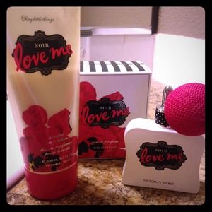 VS "love me noir" perfume & lotion🌟