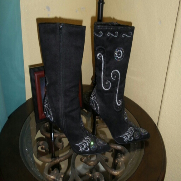 SOLD!!!!Gorgeous beetead boots - Picture 1 of 4