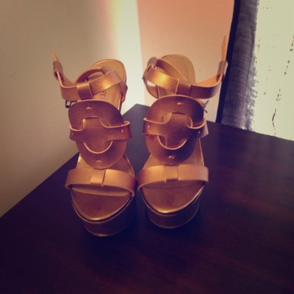SOLD ON EBAY Rosamund JustFab Heels
