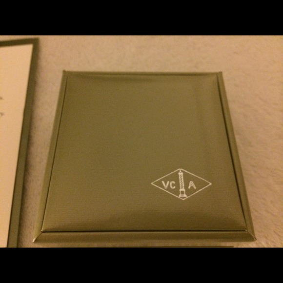 💰sold💰💯VCA Alhambra onyx pendant💜 - Picture 4 of 4