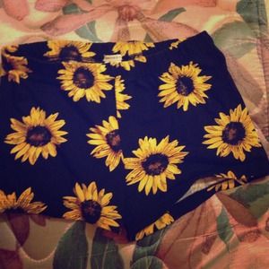 Forever 21 Shorts Sunflower ,
