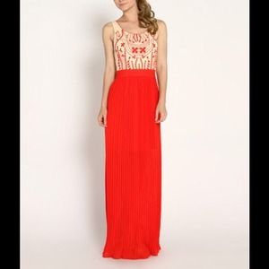 Beautiful brand new maxi dress. Never worn.