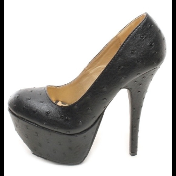 Shoes - Ostrich skin platform heels black sz 8.5 NEW INBOX