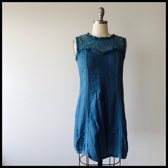 Bright blue cotton lace summer dress - Picture 2 of 2
