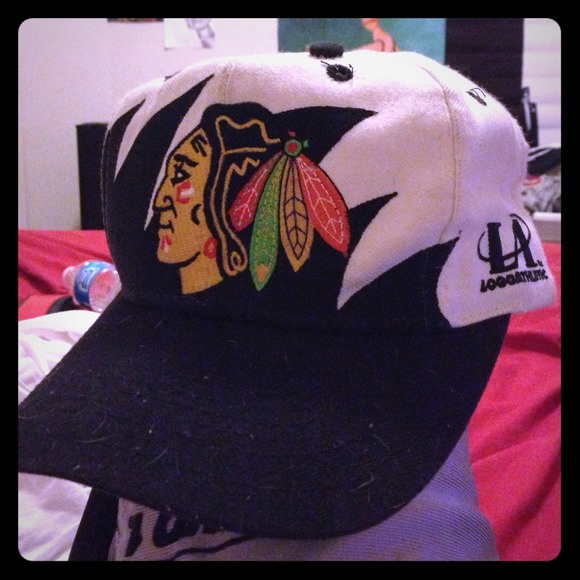 Logo Athletic Vintage Blackhawks SnapBack