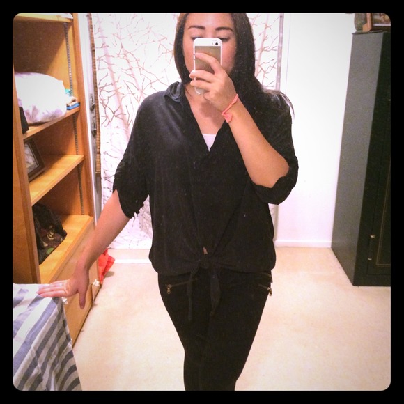 Brandy Melville tie top. One size