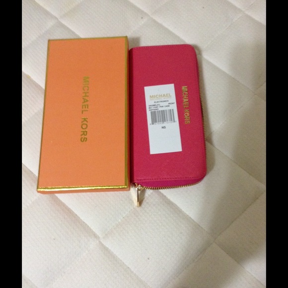 Michael Kors pink wallet