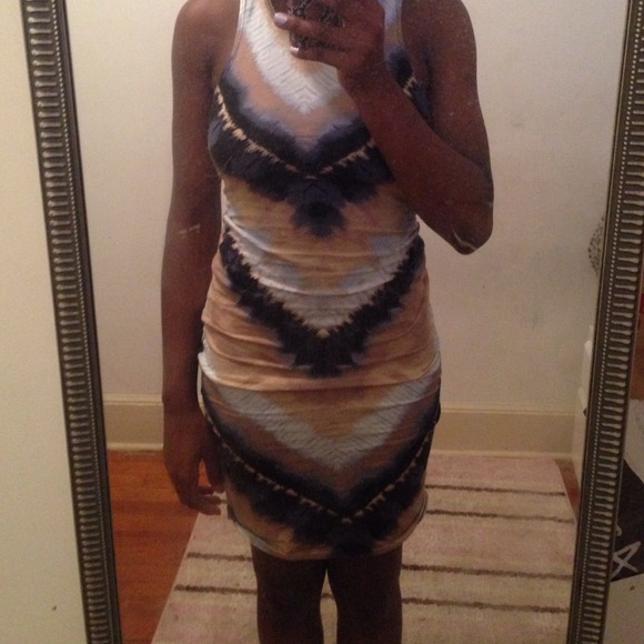 Knee length dress - Picture 2 of 3