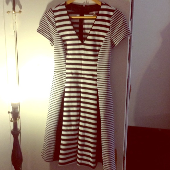 Banana Republic sz. 2 black/white striped dress