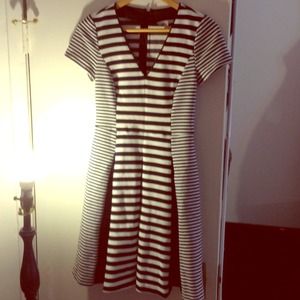 Banana Republic sz. 2 black/white striped dress