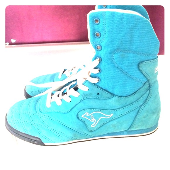 Kangaroo Boxing shoes, size 6.5, turquoise