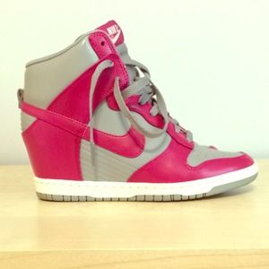 Size 8 nike high dunks