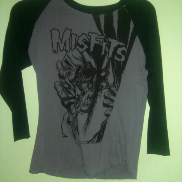 Medium misfits baseball shirt