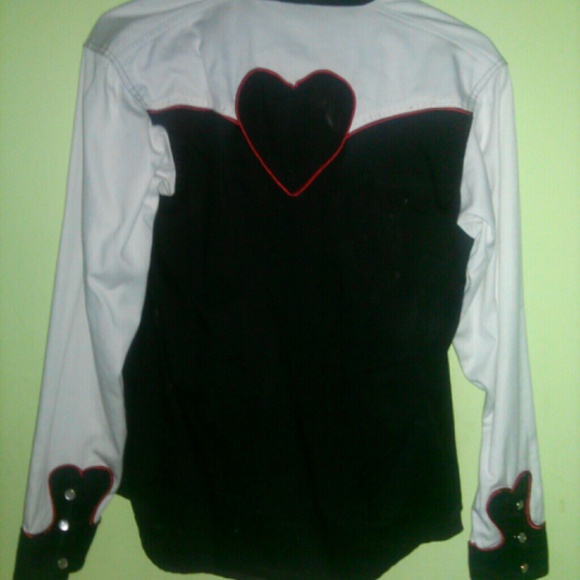 Large womens black white and red heart western shi