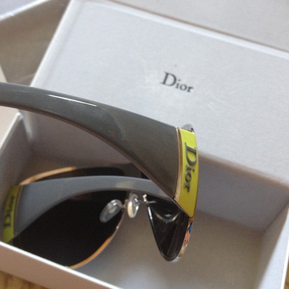 SALE!!New authentic christian dior sunglasses main image 5