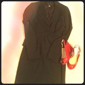 Body by Victoria skirt suit set