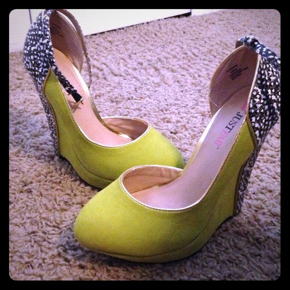 JustFab Shoes - Bright green high wedge shoe