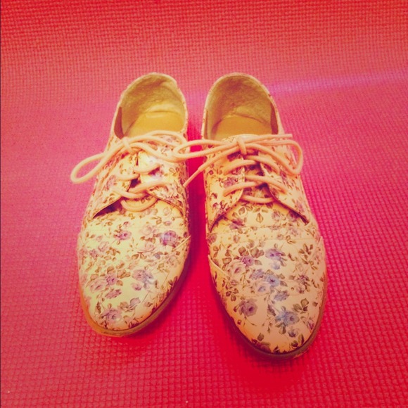 Barely worn floral Oxfords