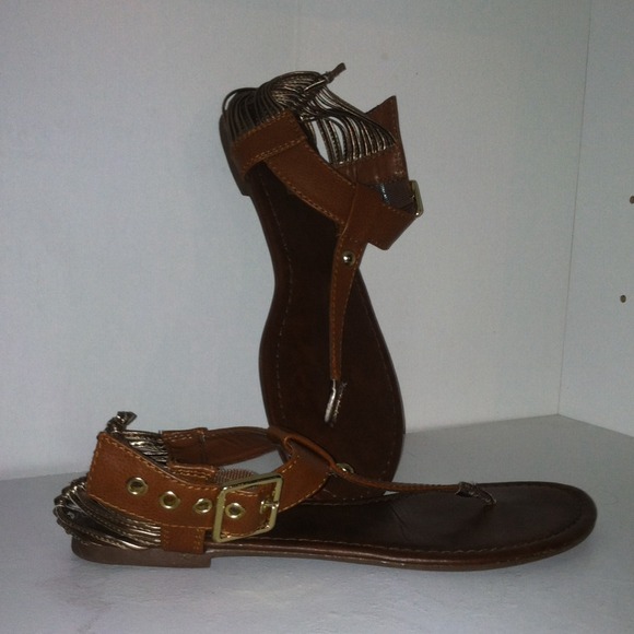 American eagle sandals size 7