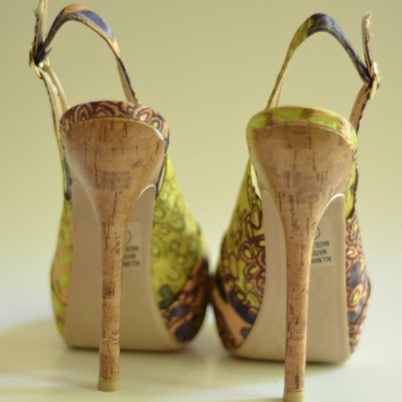 Patterned Platform Perfection - Picture 3 of 4
