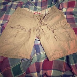 Brown cargo shorts!