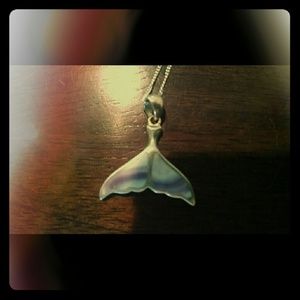 Quahog shell whale tail silver (925) necklace