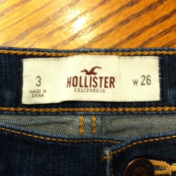 Holister jean shorts size 3 - Picture 2 of 3