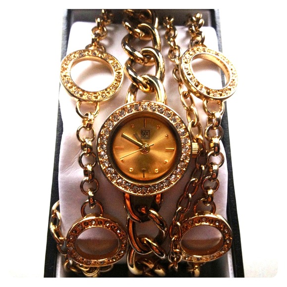 To-die-for gold rhinestoned bracelet watch - Picture 1 of 1
