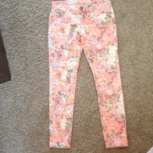 Floral jeans!
