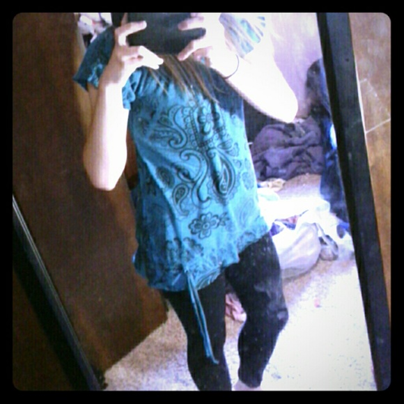 Adorable blue top!