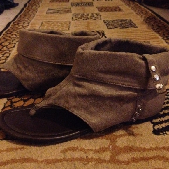 Boho suede gladiator sandal