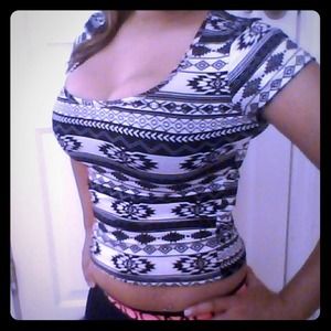 🔥🔥Cute Tribal Print Crop Top❤️❤️