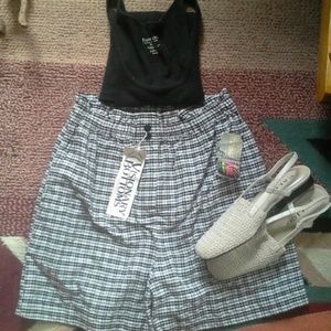 SHORTS NWT SIZE LARGE