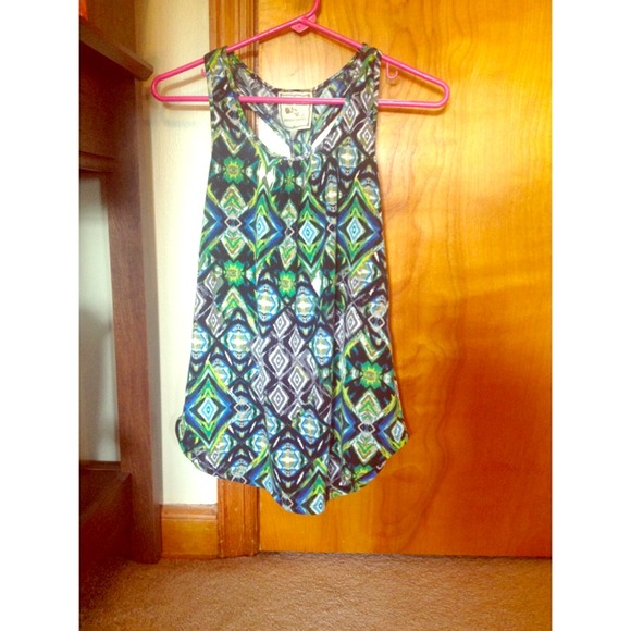 tribal tank top🌸🌸🌸