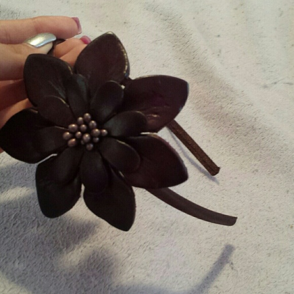 Hollister brown leather flower headband