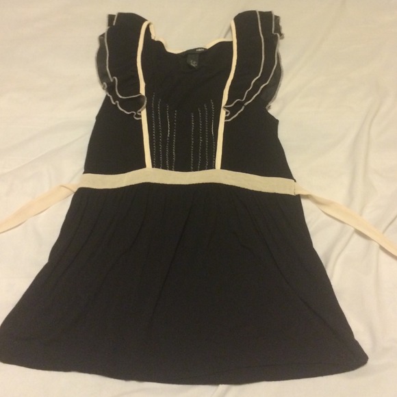 Black and cream h&m top