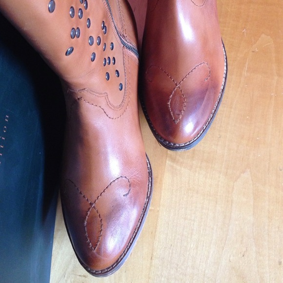 🚫🚫 S O L D 🚫🚫 Mia Limited Edition boots - Picture 3 of 4