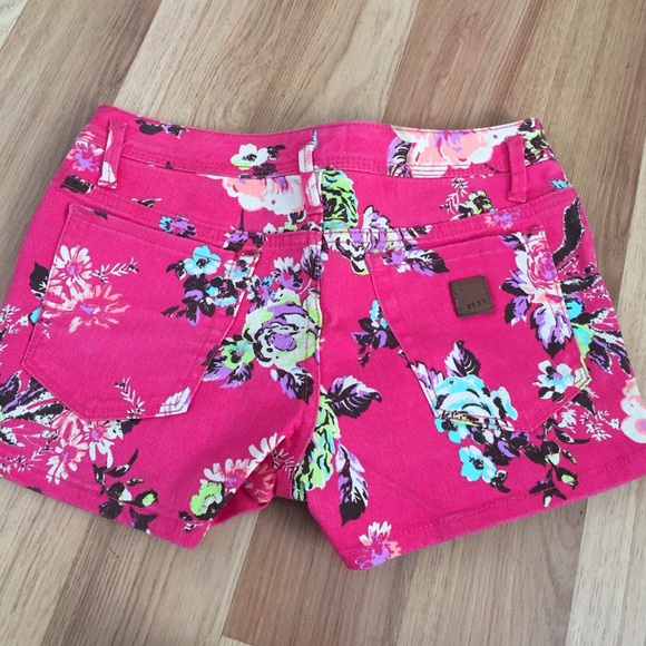 🌺🌹Floral Print Roxy Shorts🌸🌷 - Picture 2 of 4