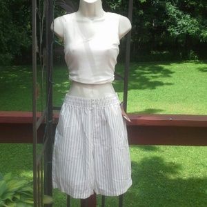 SHORTS NWT