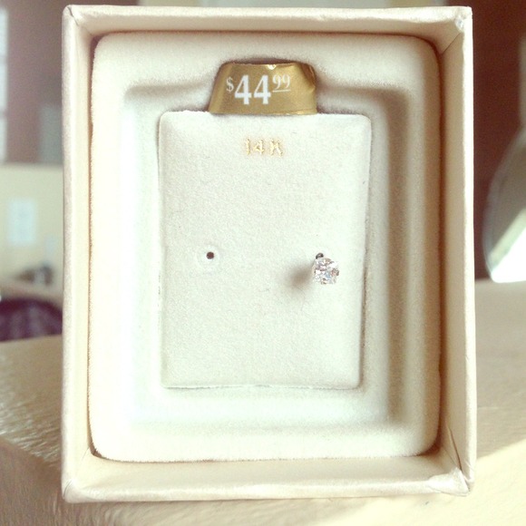 14k white gold cubic zirconia piercing stud