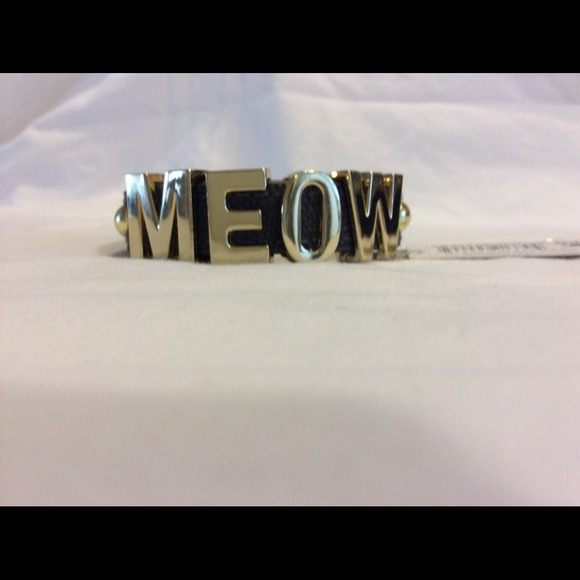 BCBG "MEOW" AFFIRMATION BRACELET IN DARK BROWN NEW