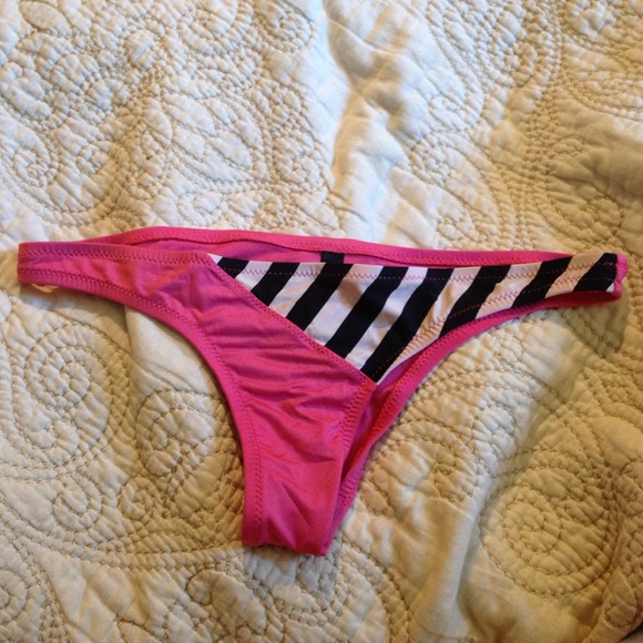 🚫TRADED🚫Cheeky/Brazilian bikini bottoms