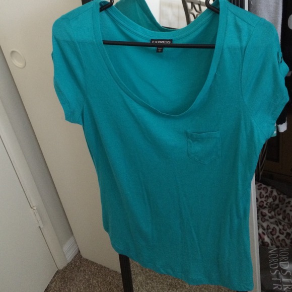 Teal/ turquoise shirt 💙